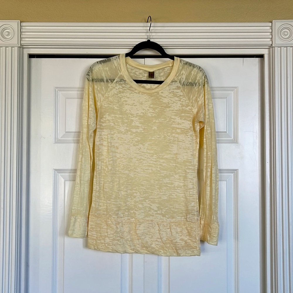Light yellow long sleeve shirt, L